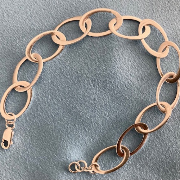 Jewelry - Silver loops bracelet EUC